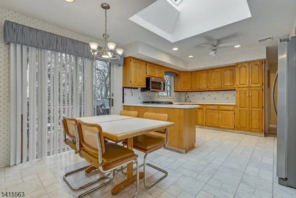 $900,000 | 11 Wood Drive, Morris Plains, NJ 07950