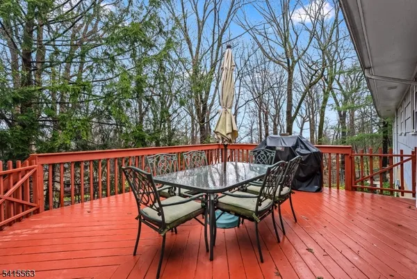 $900,000 | 11 Wood Drive, Morris Plains, NJ 07950