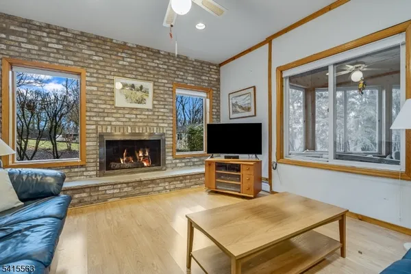 $900,000 | 11 Wood Drive, Morris Plains, NJ 07950