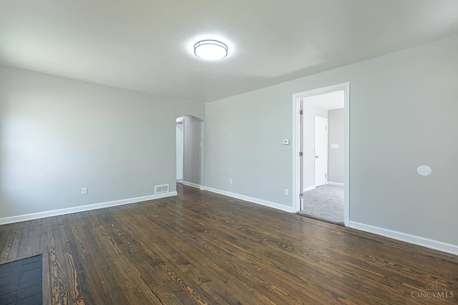 507 South Highview Road Middletown, OH 45044 - Photo 3 of 22