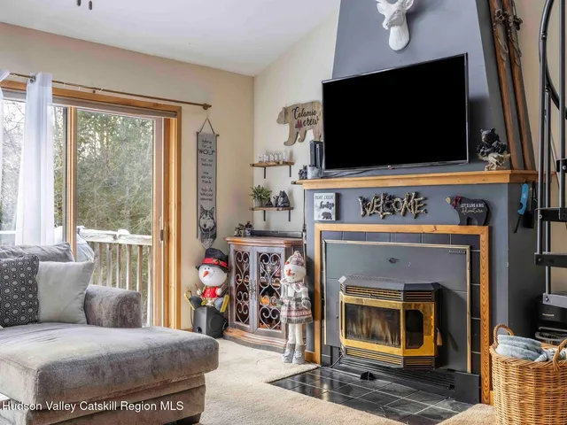 $285,000 | 76 Loo Bridge Lane, Unit 12B, Windham, NY 12496