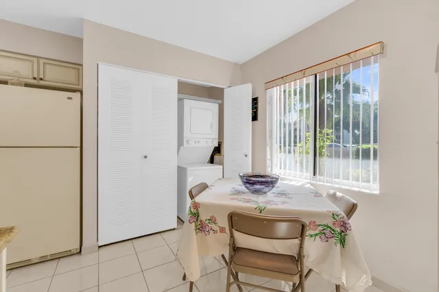 $179,000 | 7301 Amberly Lane, Unit 109, Delray Beach, FL 33446