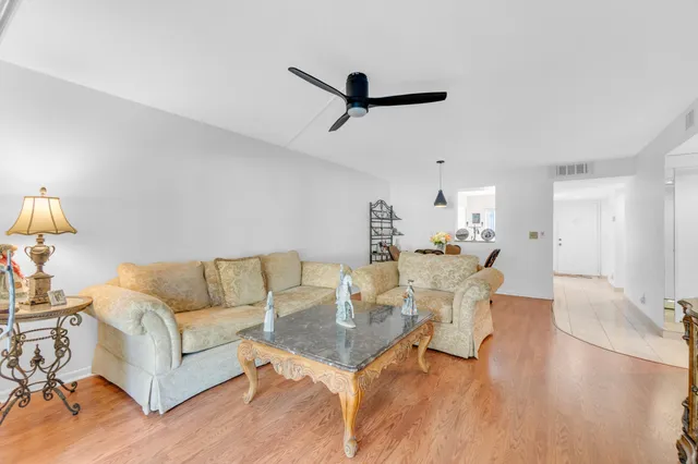 $179,000 | 7301 Amberly Lane, Unit 109, Delray Beach, FL 33446