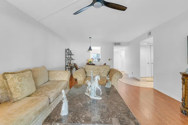 $179,000 | 7301 Amberly Lane, Unit 109, Delray Beach, FL 33446