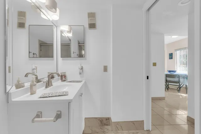 $179,000 | 7301 Amberly Lane, Unit 109, Delray Beach, FL 33446