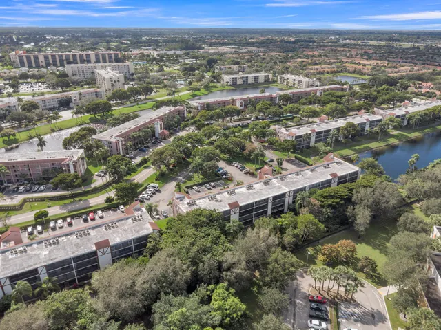 $179,000 | 7301 Amberly Lane, Unit 109, Delray Beach, FL 33446