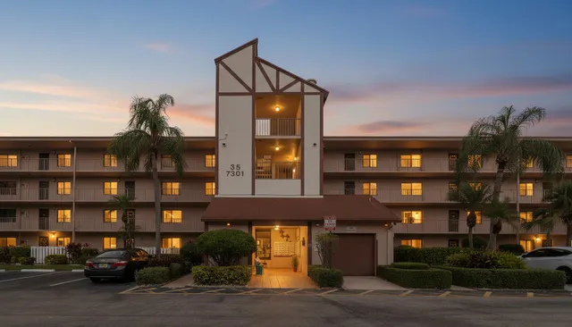 $179,000 | 7301 Amberly Lane, Unit 109, Delray Beach, FL 33446