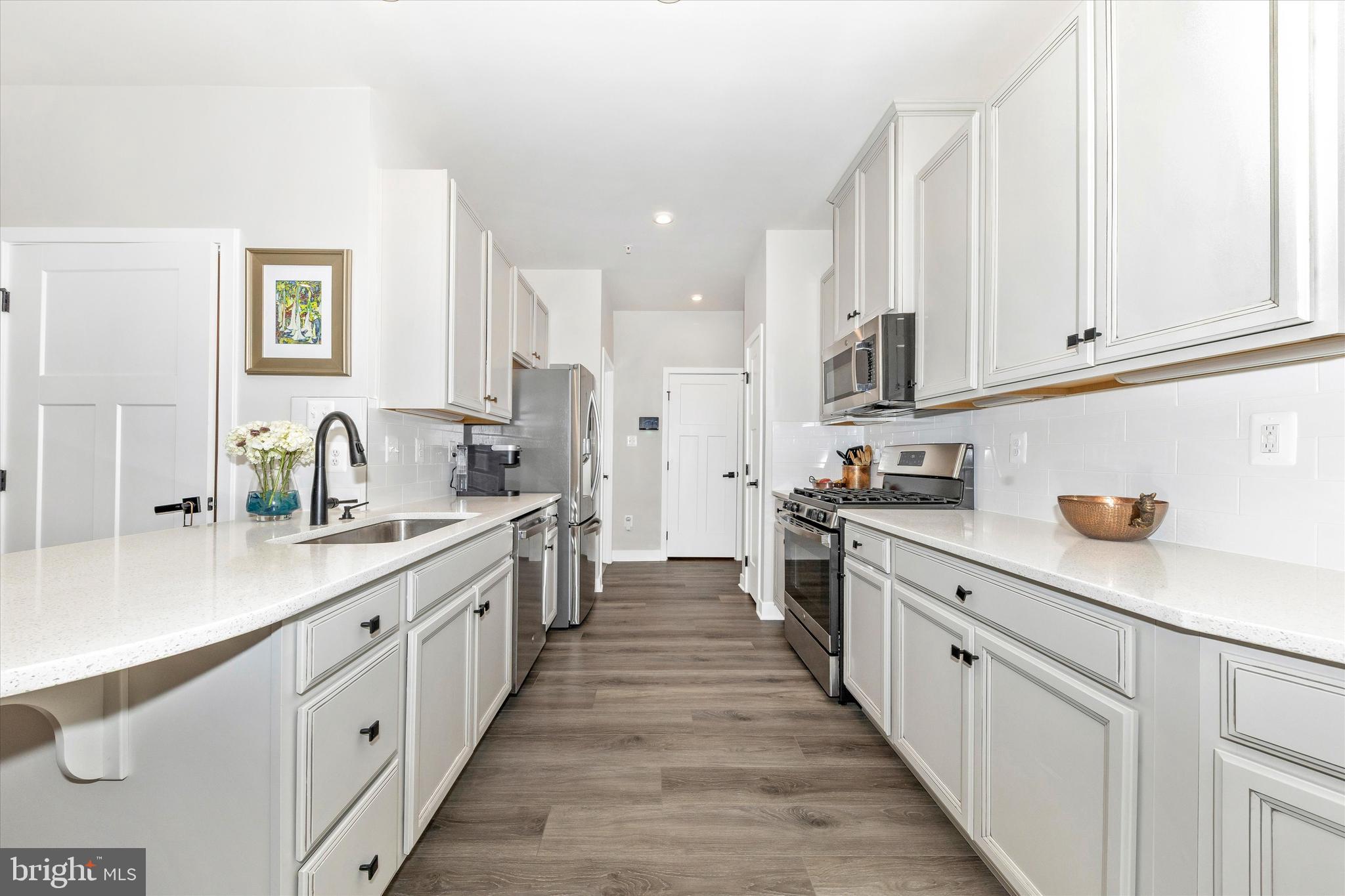 6028 Calla Place Frederick, MD 21703 - Photo 5 of 46 Beautiful quartz counters