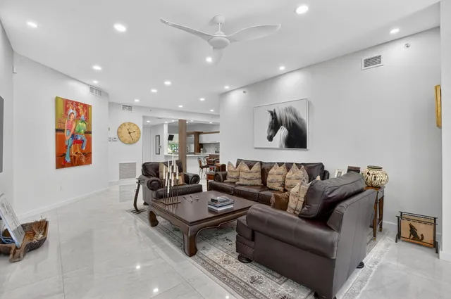 $989,000 | 2584 Coco Plum Boulevard, Unit 104, Boca Raton, FL 33496