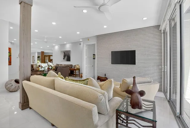 $989,000 | 2584 Coco Plum Boulevard, Unit 104, Boca Raton, FL 33496