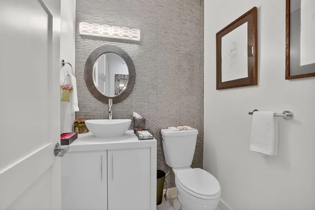 $989,000 | 2584 Coco Plum Boulevard, Unit 104, Boca Raton, FL 33496