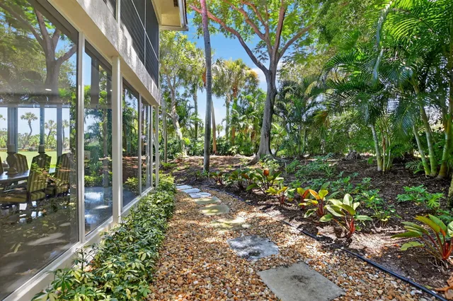 $989,000 | 2584 Coco Plum Boulevard, Unit 104, Boca Raton, FL 33496