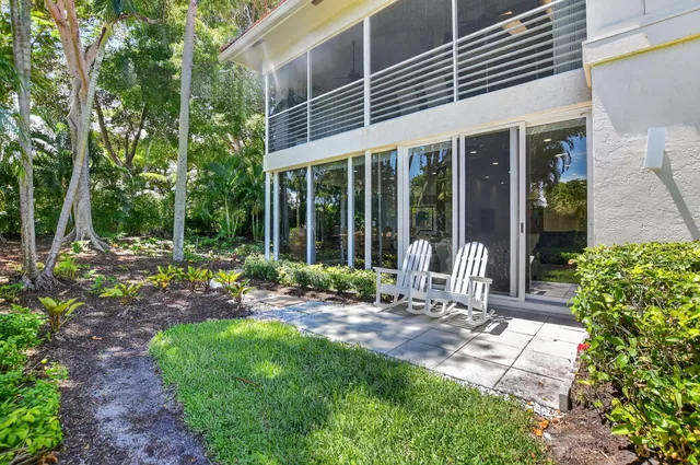 $989,000 | 2584 Coco Plum Boulevard, Unit 104, Boca Raton, FL 33496