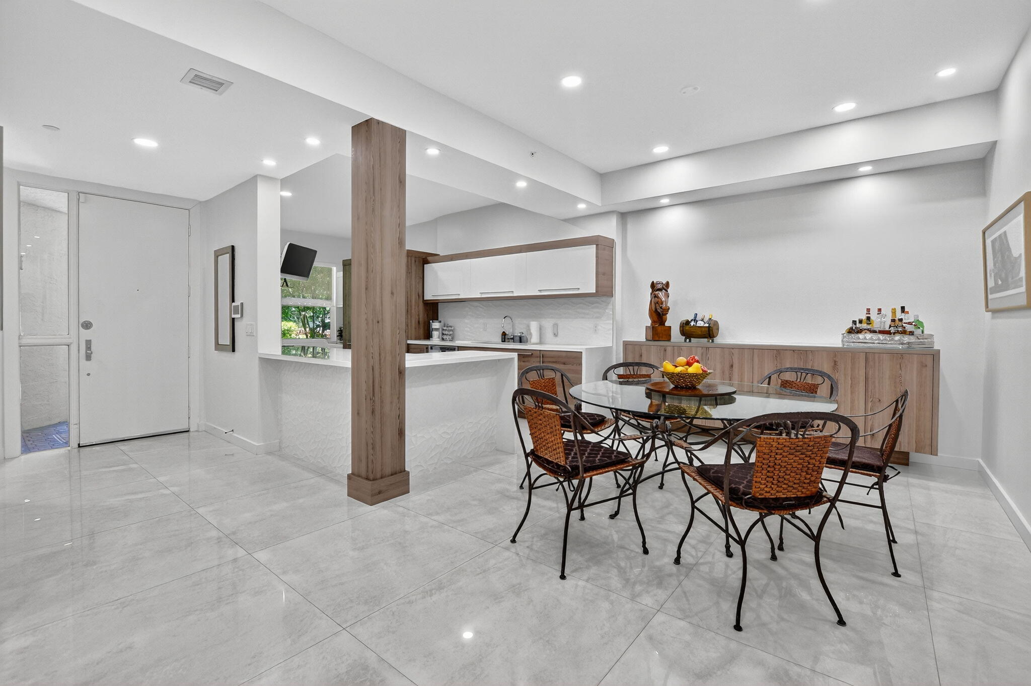 2584 Coco Plum Boulevard, Unit 104 Boca Raton, FL 33496 - Photo 6 of 51 6-web-or-mls-DSC_2201