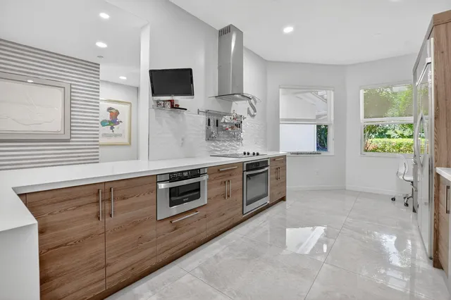 $989,000 | 2584 Coco Plum Boulevard, Unit 104, Boca Raton, FL 33496