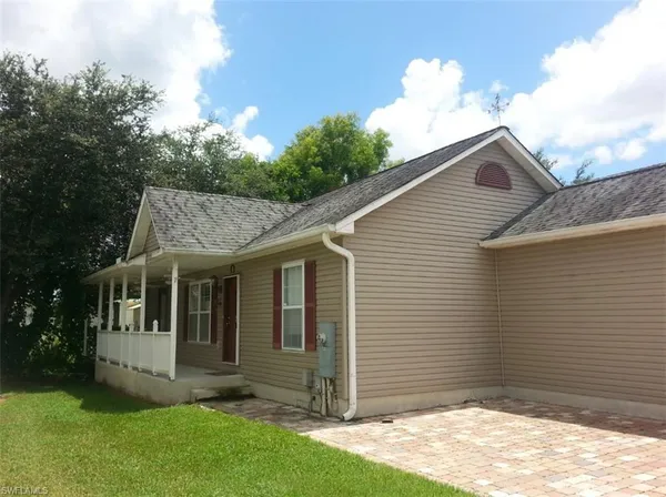 $2,195 | 437 Leawood Circle, Naples, FL 34104