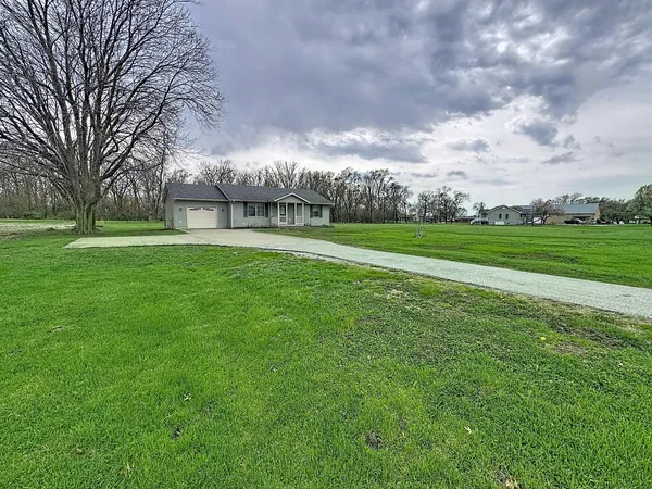 $215,000 | 2524 Big Island Road, Milan, IL 61264