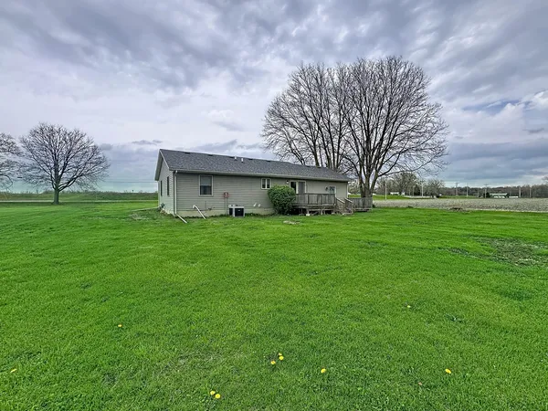 $215,000 | 2524 Big Island Road, Milan, IL 61264