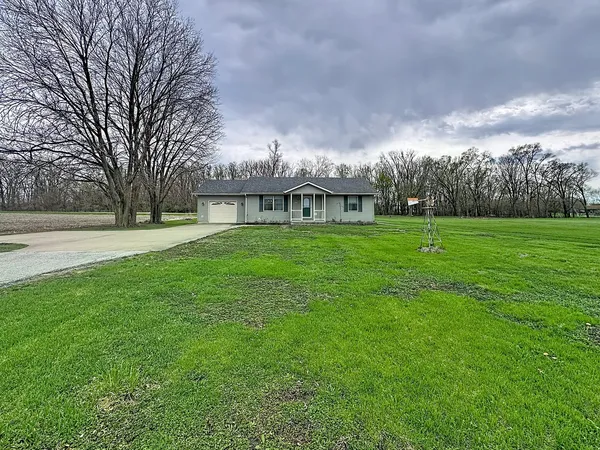 $215,000 | 2524 Big Island Road, Milan, IL 61264