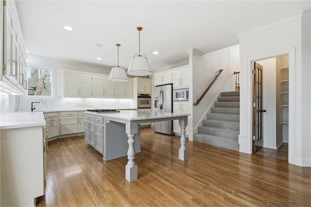 15088 Sherwood Road Leawood, KS 66224 - Photo 12 of 50