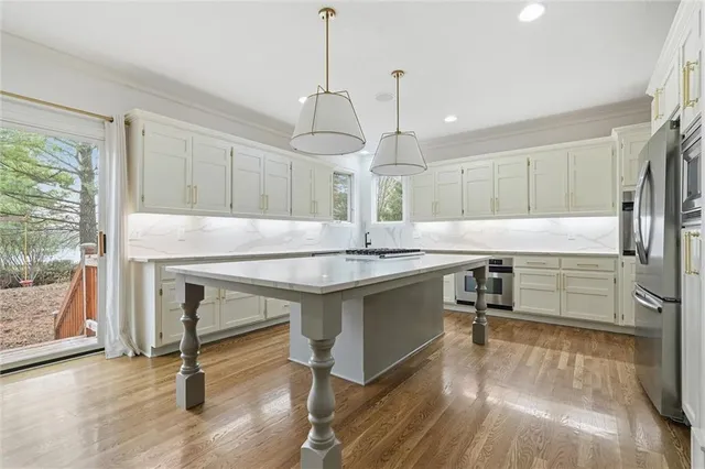 $740,000 | 15088 Sherwood Road, Leawood, KS 66224