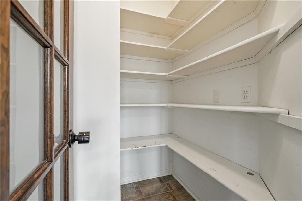 15088 Sherwood Road Leawood, KS 66224 - Photo 17 of 50