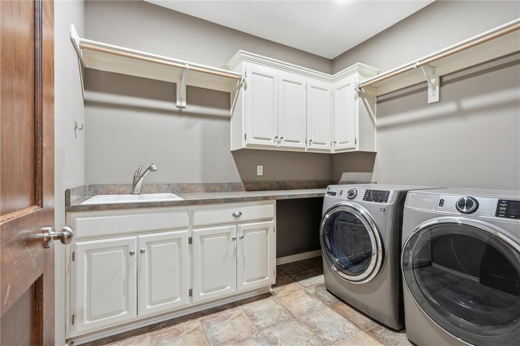 15088 Sherwood Road Leawood, KS 66224 - Photo 22 of 50