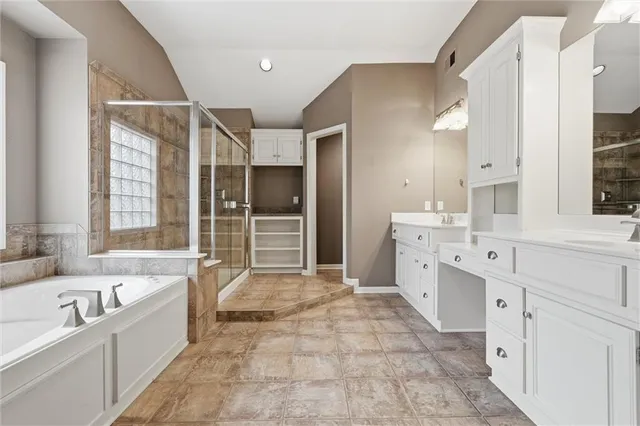 $740,000 | 15088 Sherwood Road, Leawood, KS 66224