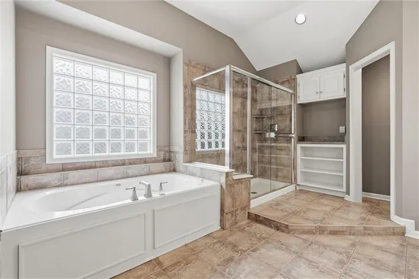 $699,900 | 15088 Sherwood Road, Leawood, KS 66224