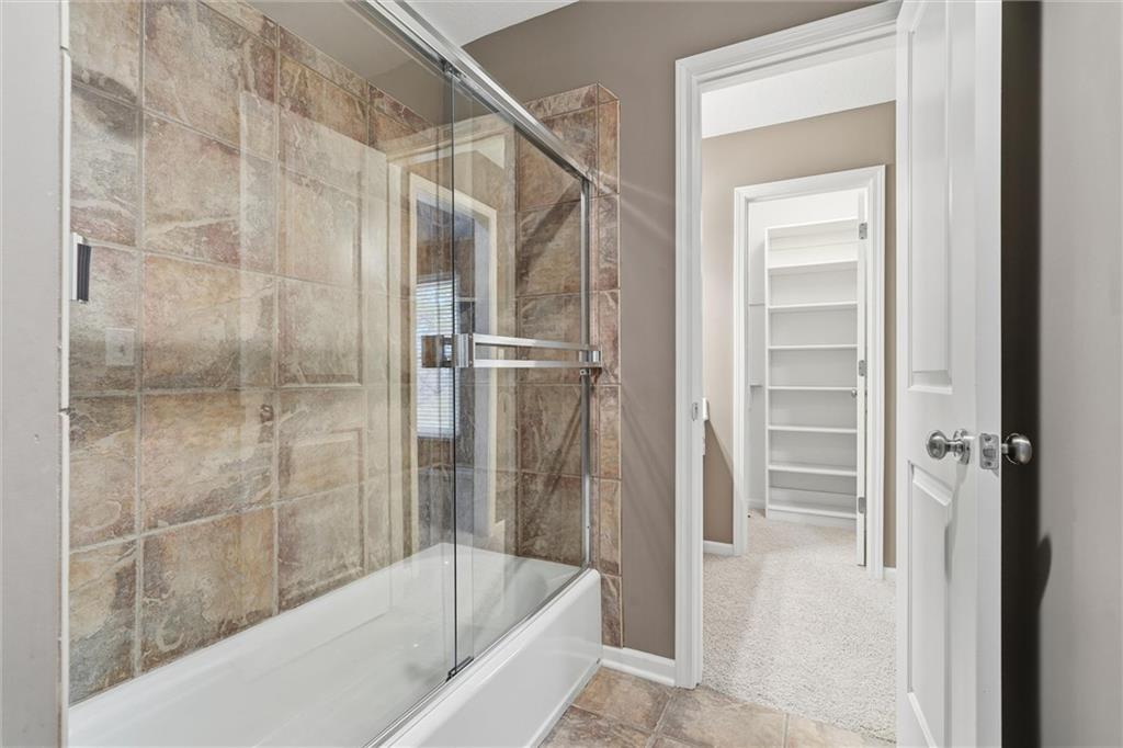 15088 Sherwood Road Leawood, KS 66224 - Photo 34 of 50