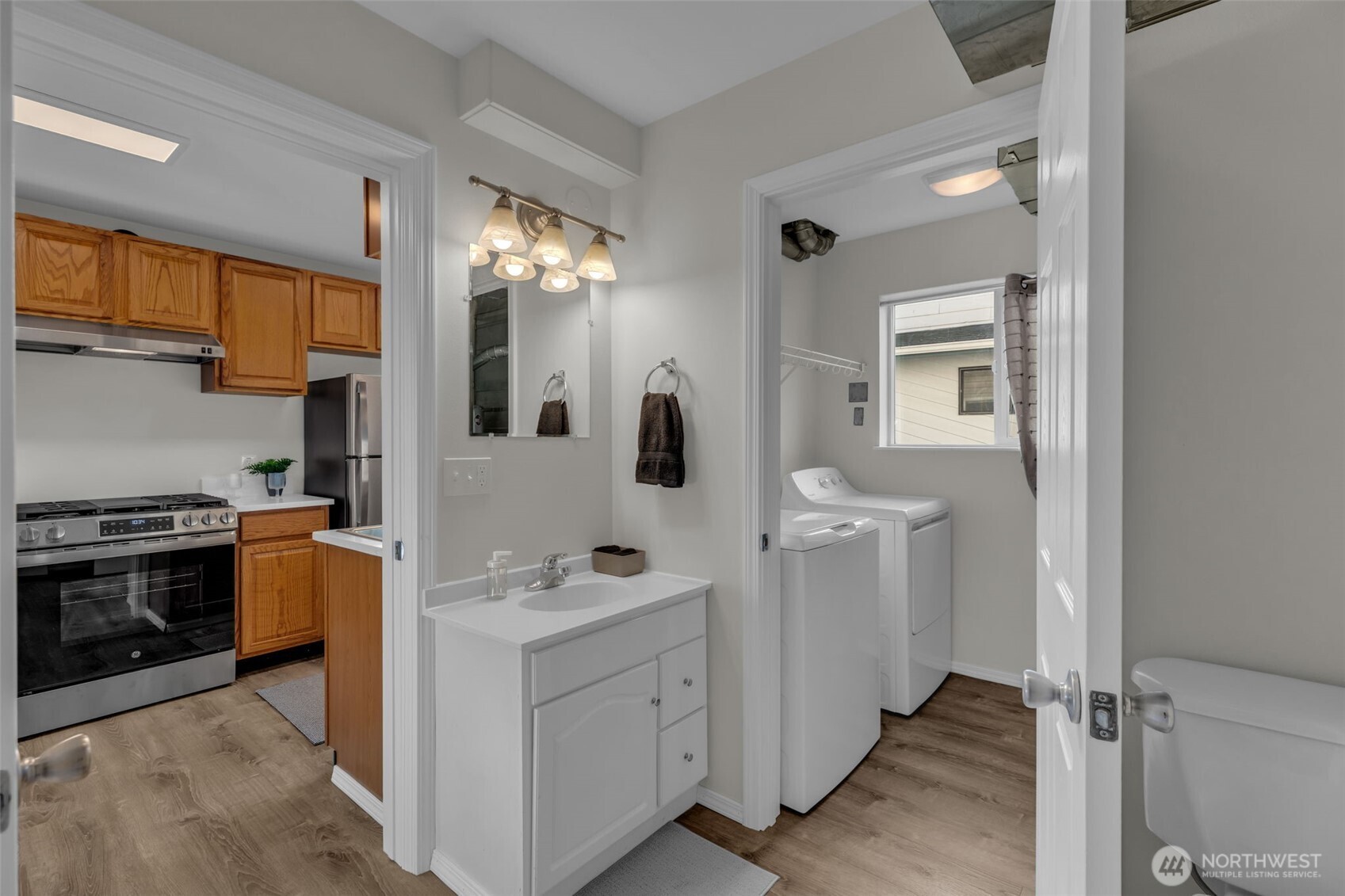 9480 Olson Place Southwest, Unit G Seattle, WA 98106 - Photo 20 of 35