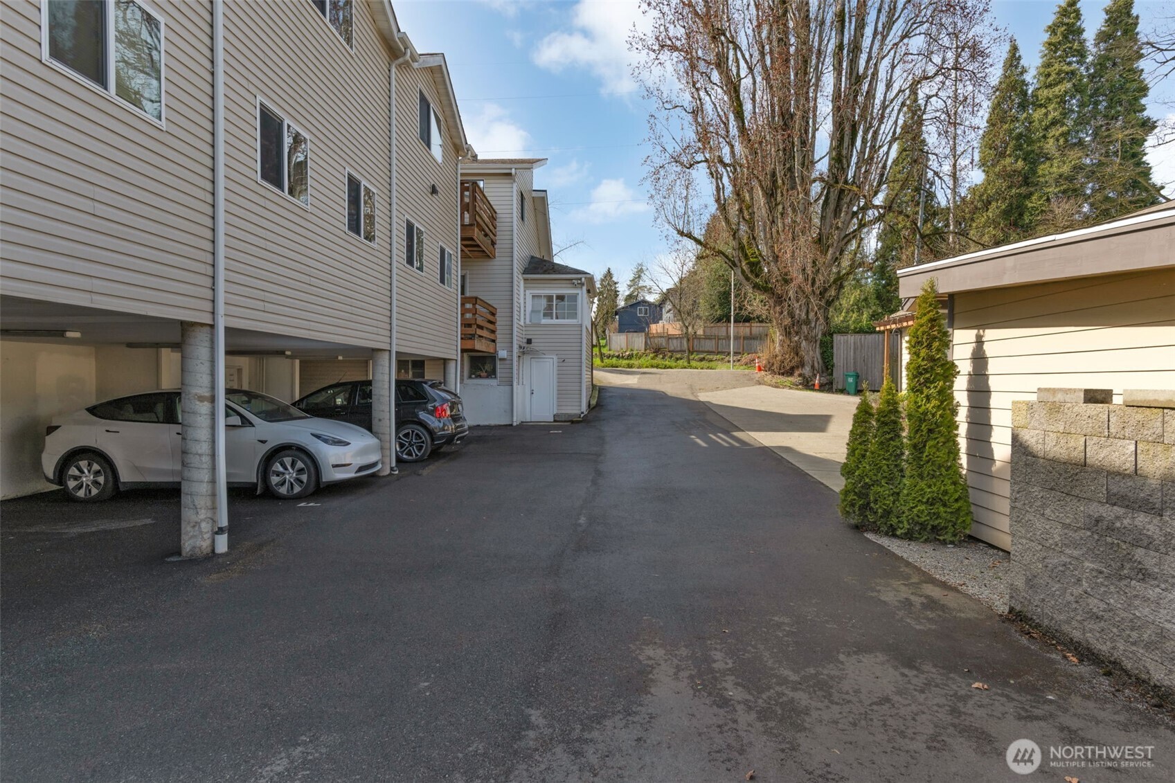 9480 Olson Place Southwest, Unit G Seattle, WA 98106 - Photo 28 of 35