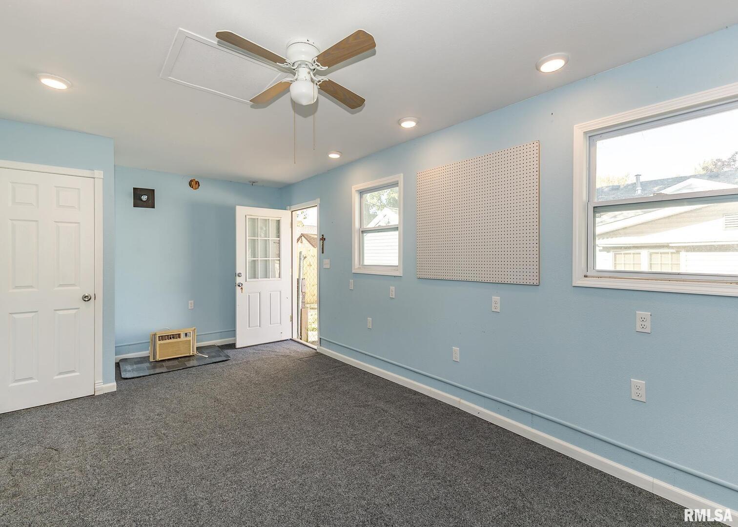 3015 North 3rd Street Clinton, IA 52732 - Photo 24 of 28 a view of an empty room with a window
