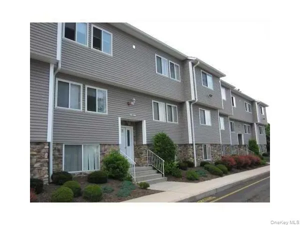 $3,300 | 25 College Avenue, Unit 512, Nanuet, NY 10954