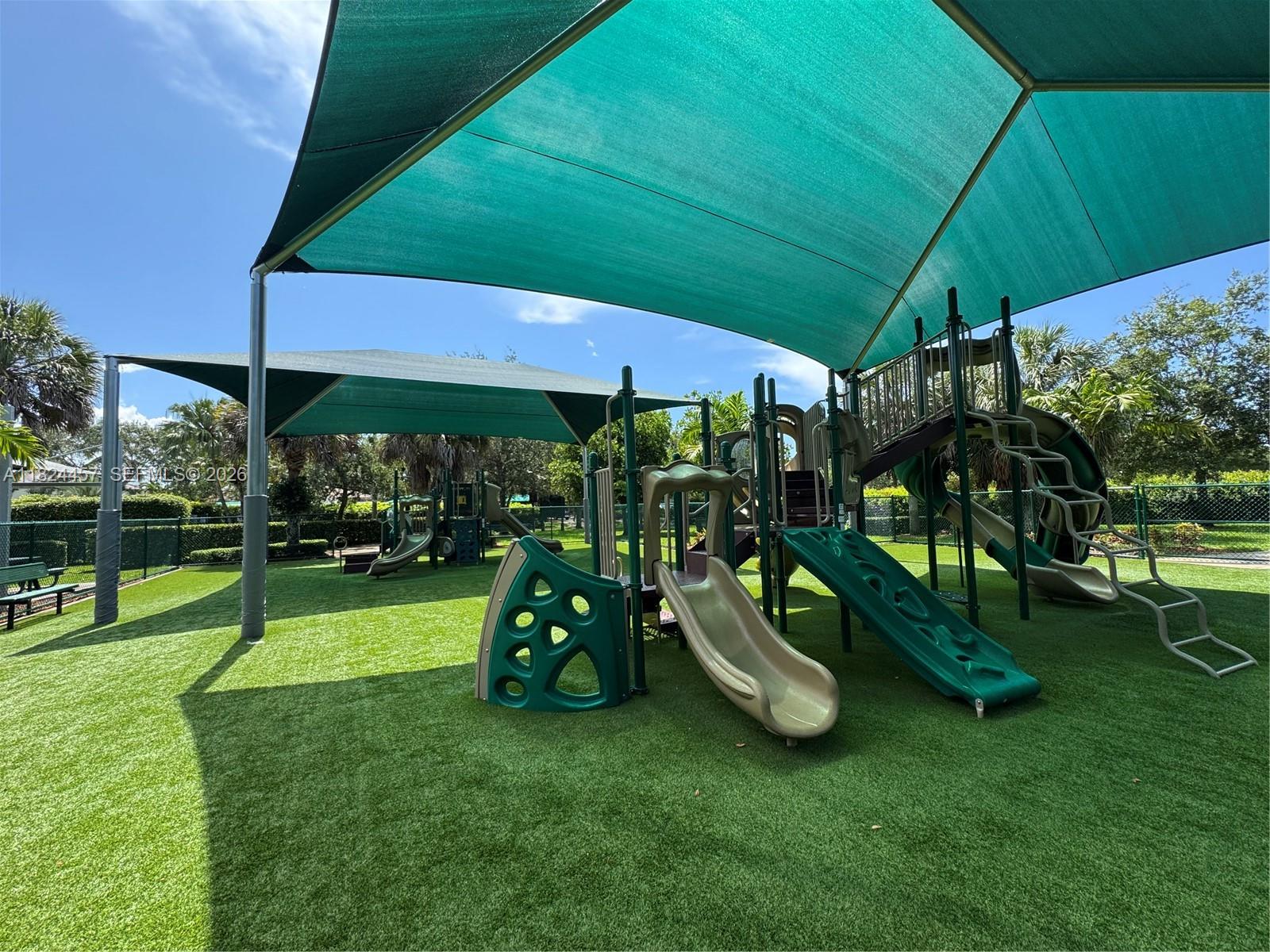 922 Falling Water Road Weston, FL 33326 - Photo 25 of 36 Gallery Image 25