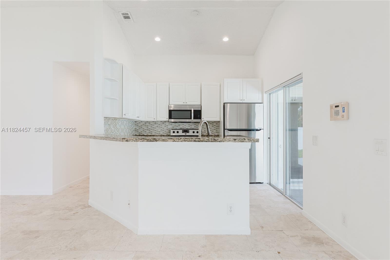 922 Falling Water Road Weston, FL 33326 - Photo 8 of 36 Gallery Image 8