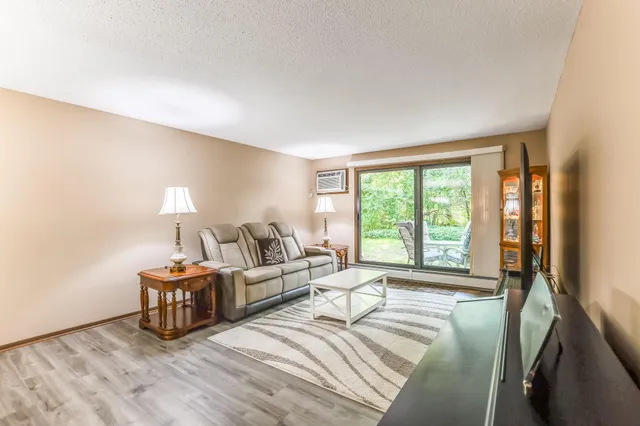 $169,900 | 1855 Silver Bell Road, Unit 120, Eagan, MN 55122