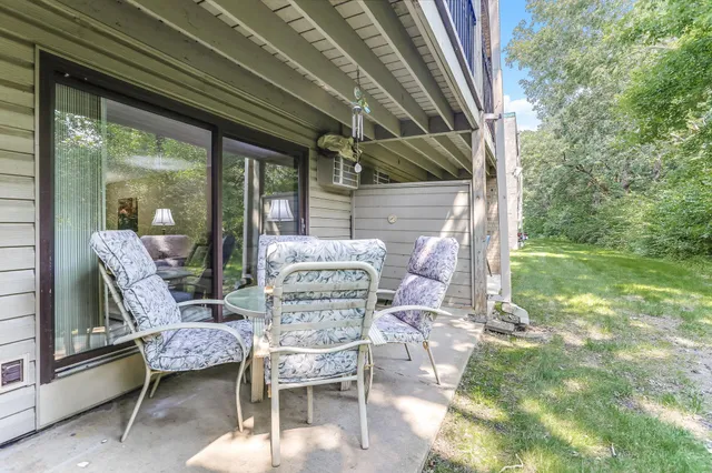 $169,900 | 1855 Silver Bell Road, Unit 120, Eagan, MN 55122