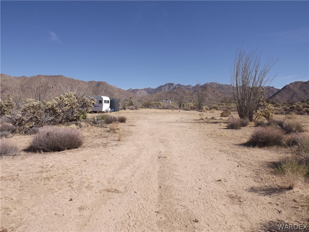 11186 Jenny Road Yucca, AZ 86438 - Photo 8 of 19