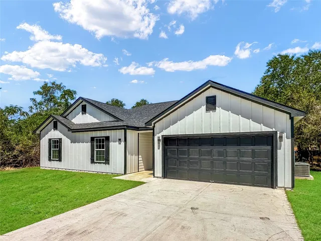 $357,990 | 137 Puu Waa Waa Lane, Bastrop, TX 78602