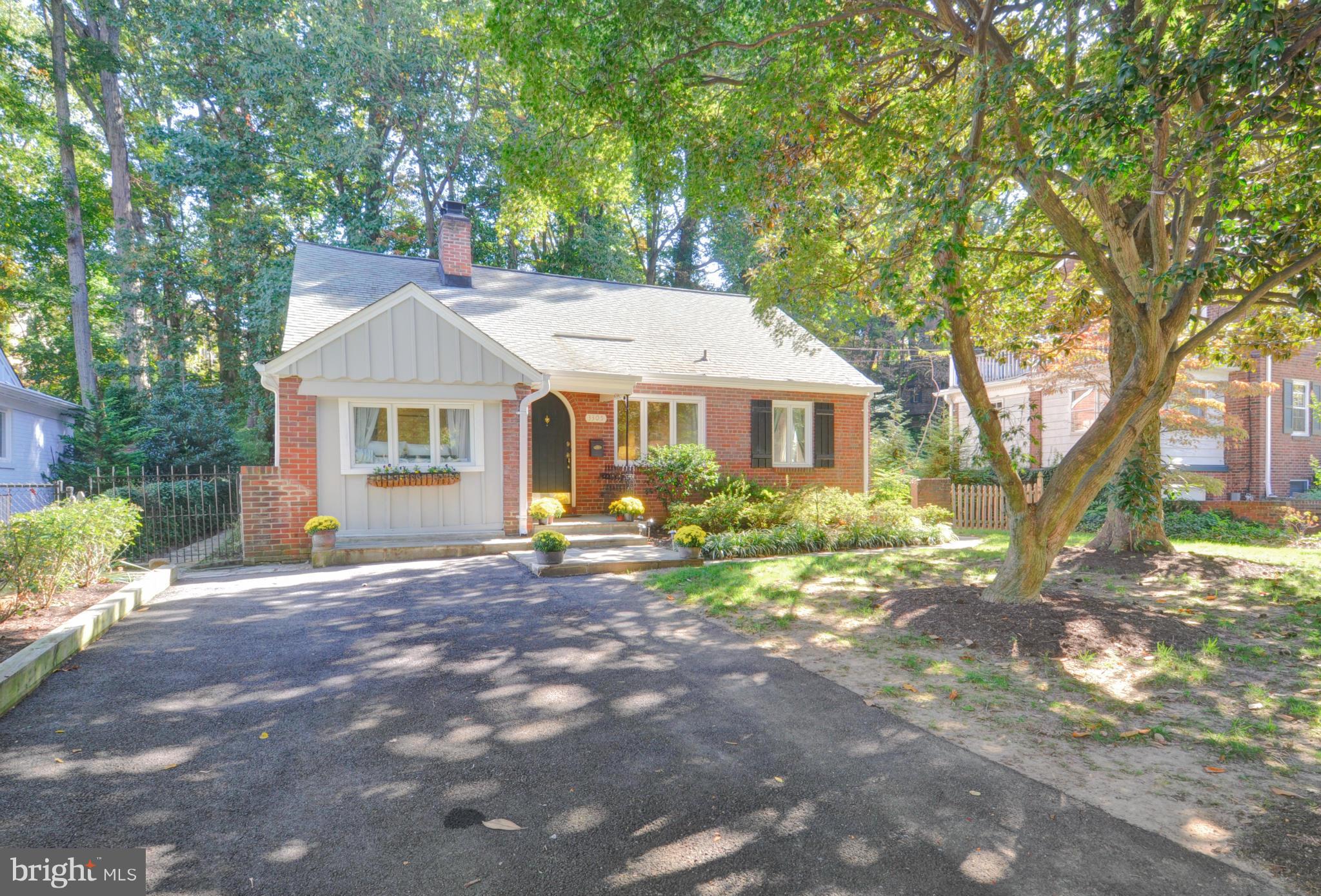 3305 Russell Road Alexandria, VA 22305 - Photo 3 of 30 Exterior (Front)