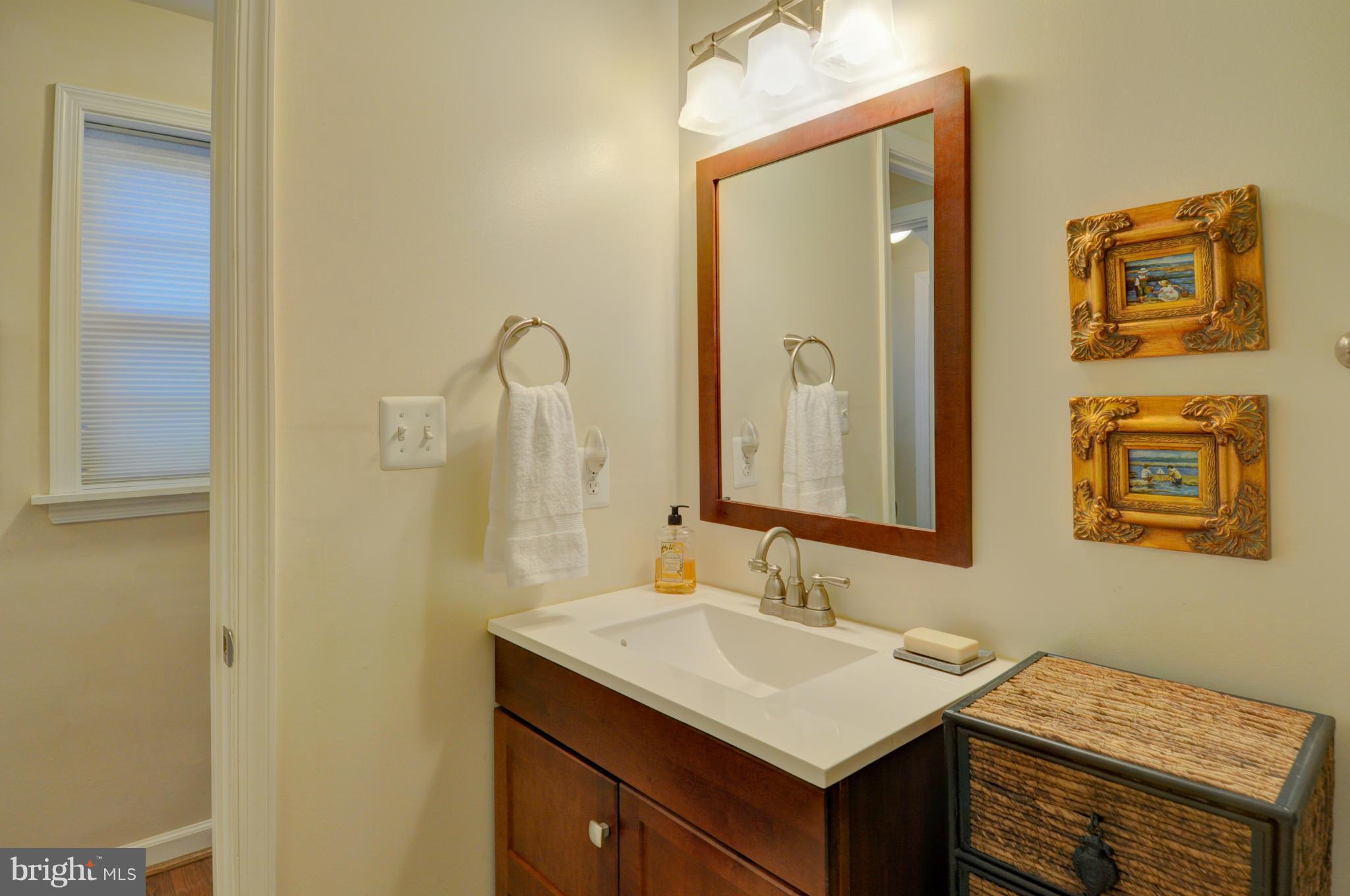 3305 Russell Road Alexandria, VA 22305 - Photo 29 of 30 Bath