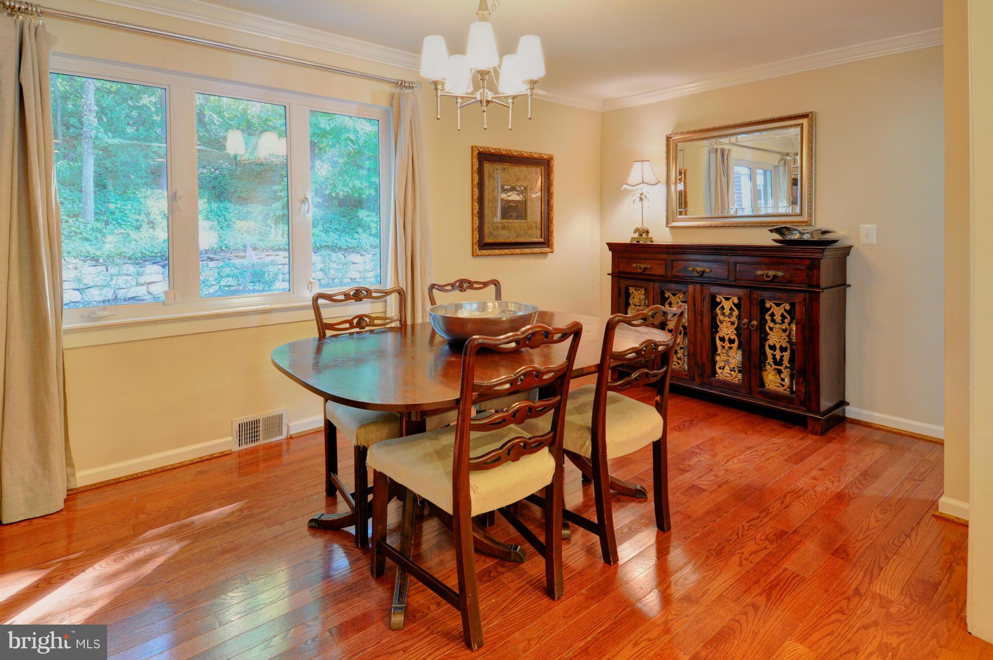 3305 Russell Road Alexandria, VA 22305 - Photo 5 of 30 Dining Room