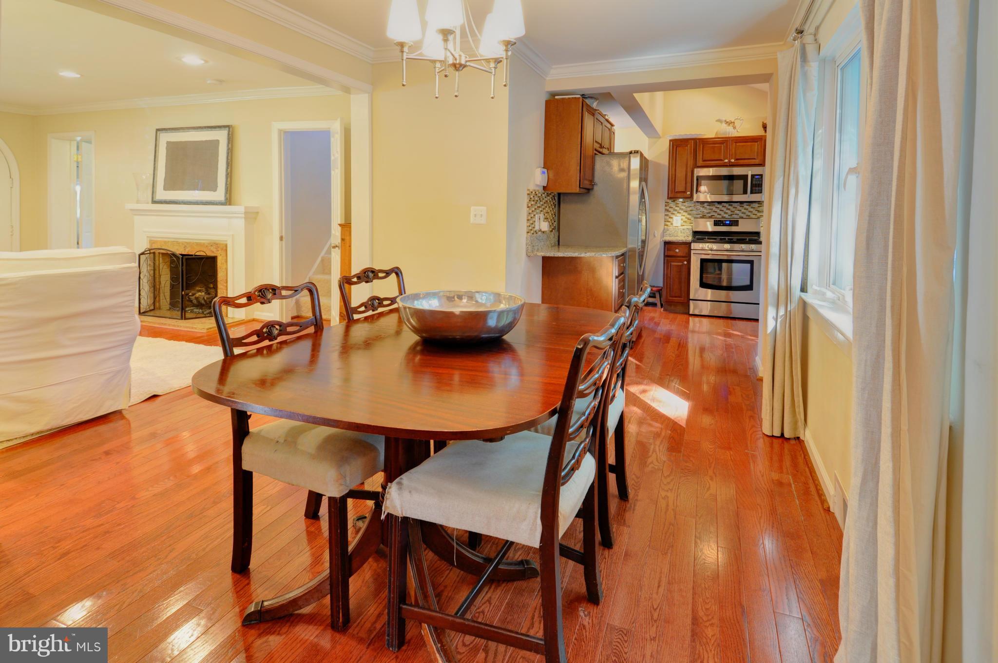 3305 Russell Road Alexandria, VA 22305 - Photo 6 of 30 Dining Room