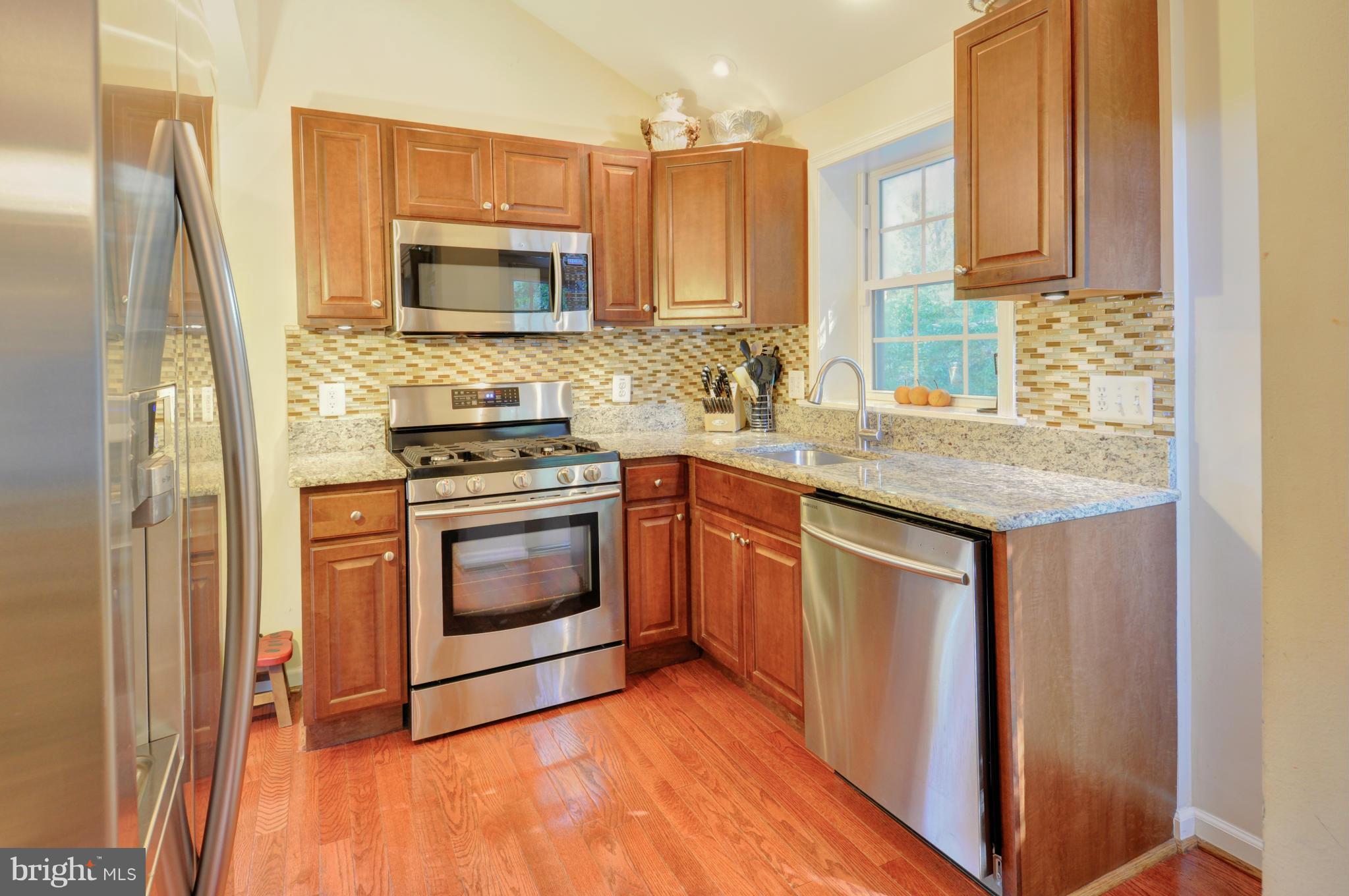 3305 Russell Road Alexandria, VA 22305 - Photo 9 of 30 Kitchen
