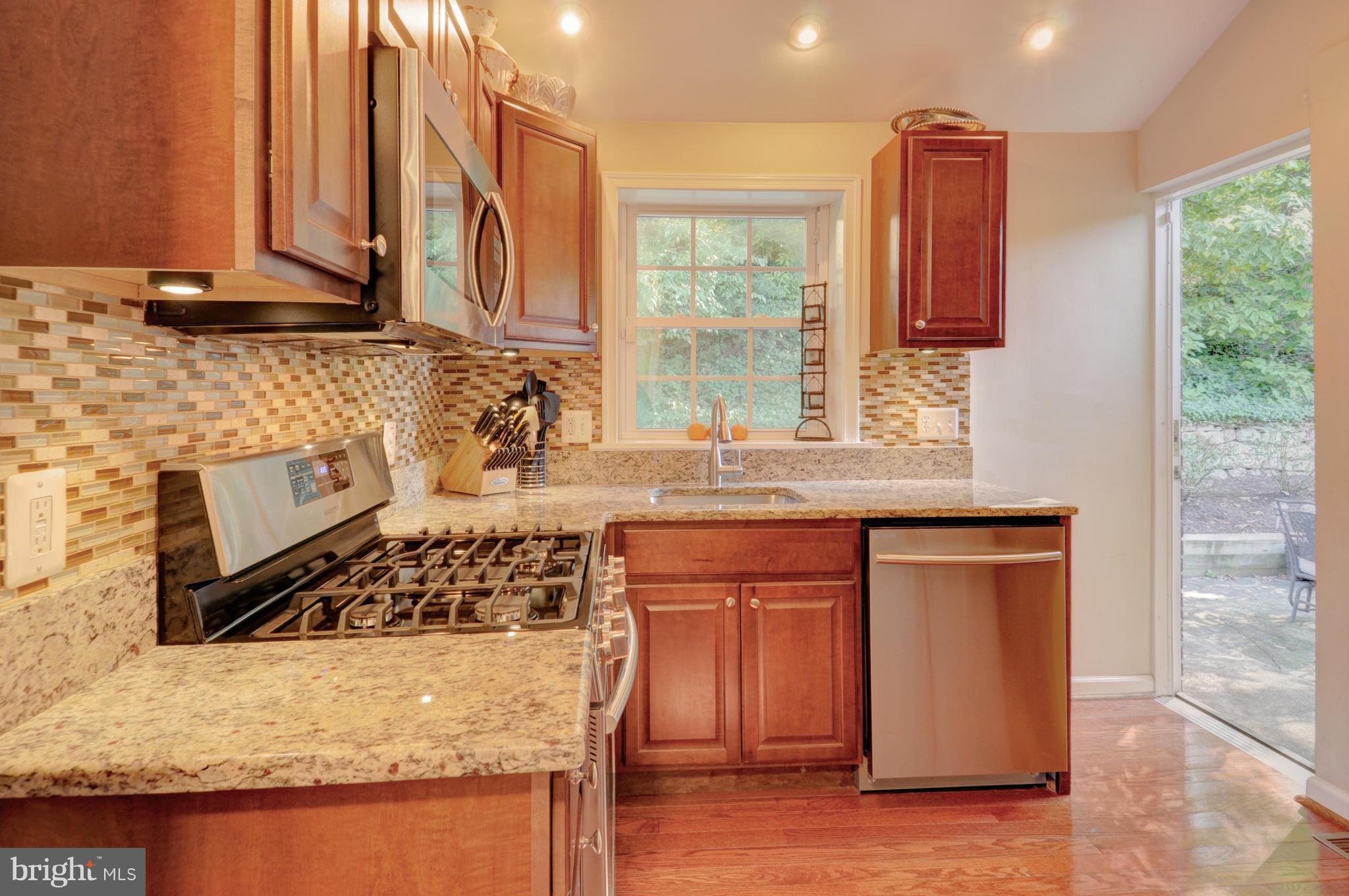 3305 Russell Road Alexandria, VA 22305 - Photo 10 of 30 Kitchen