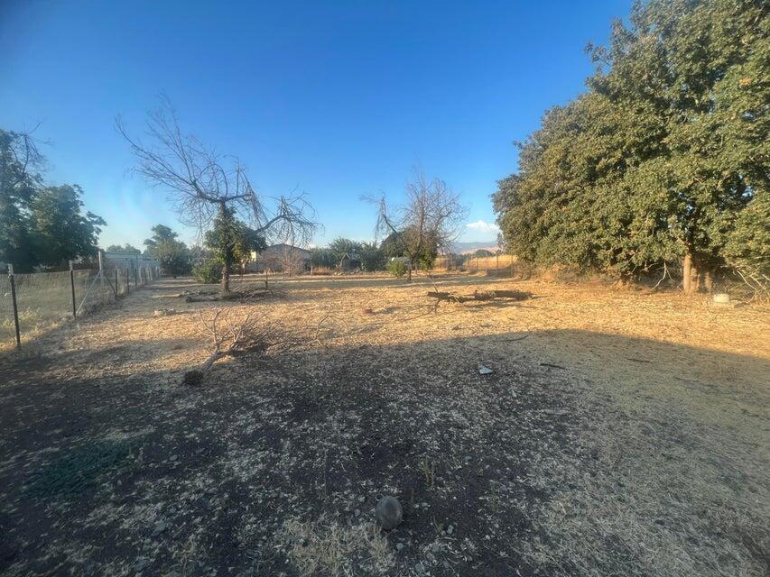 192 Ave 192 Strathmore, CA 93267 - Photo 1 of 4 a view of ocean view with beach