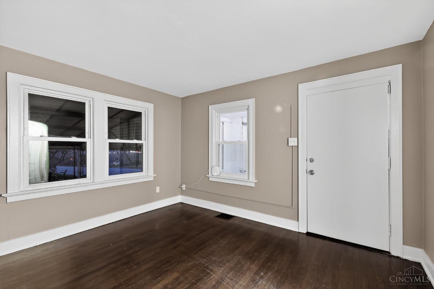 1501 Summit Road Cincinnati, OH 45237 - Photo 3 of 33 Gallery Image 3