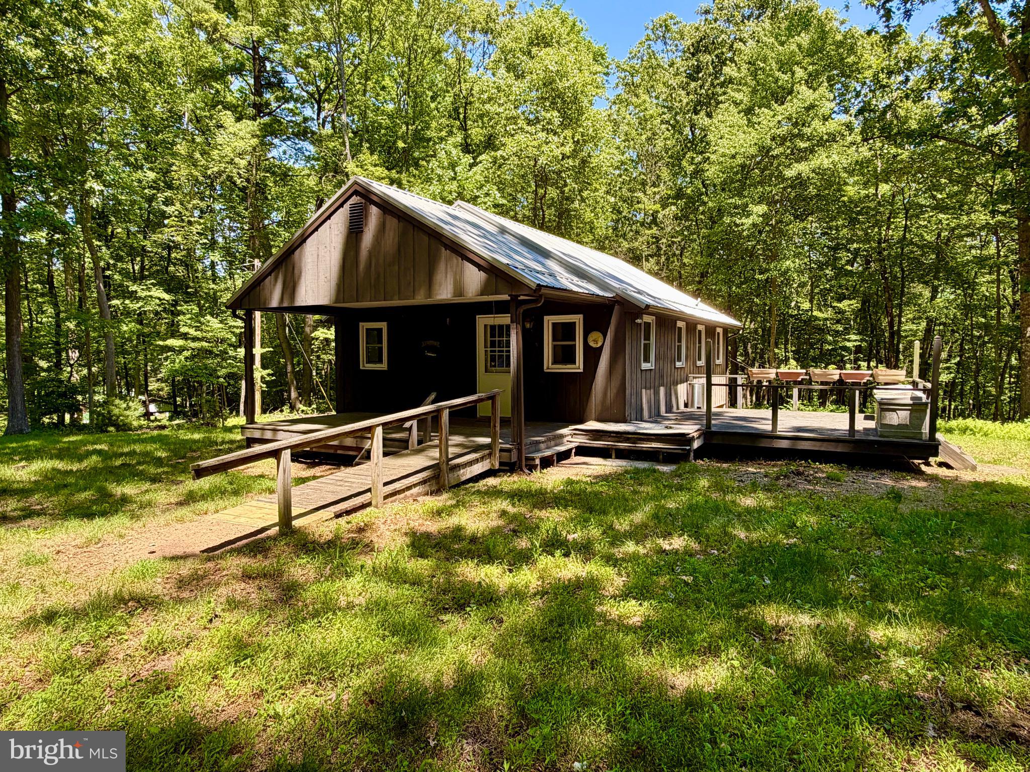 317 Mountainside Road Breezewood, PA 15533 - Photo 3 of 31