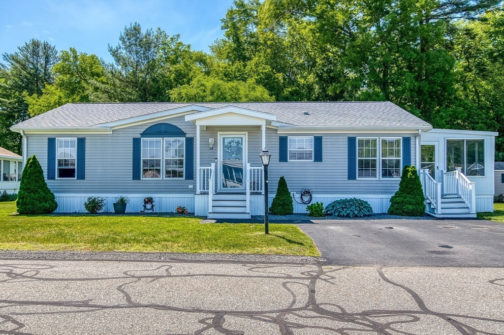 54 George's Loop Raynham, MA 02767 - Photo 3 of 38